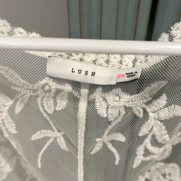 Lace duster/robe - Picture 2 of 2